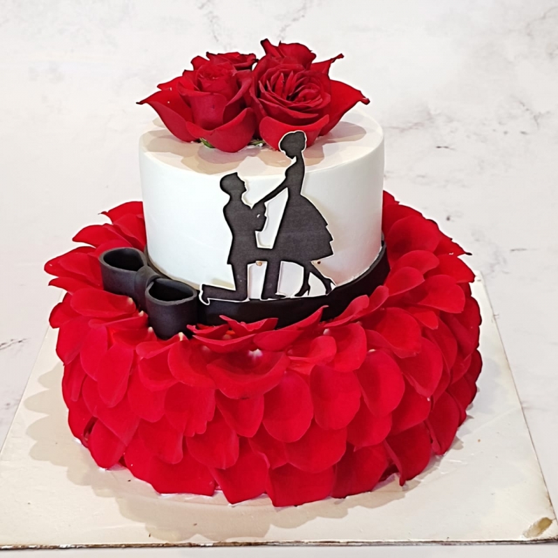 Happy Anniversary cake with couple name and photo | cakedayphotoframes
