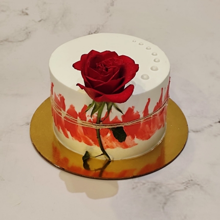 Red Rose Cake – THE BROWNIE STUDIO
